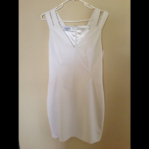 🌺Knee white dress,classic -sexy -timeless🌺 - Picture 1 of 2